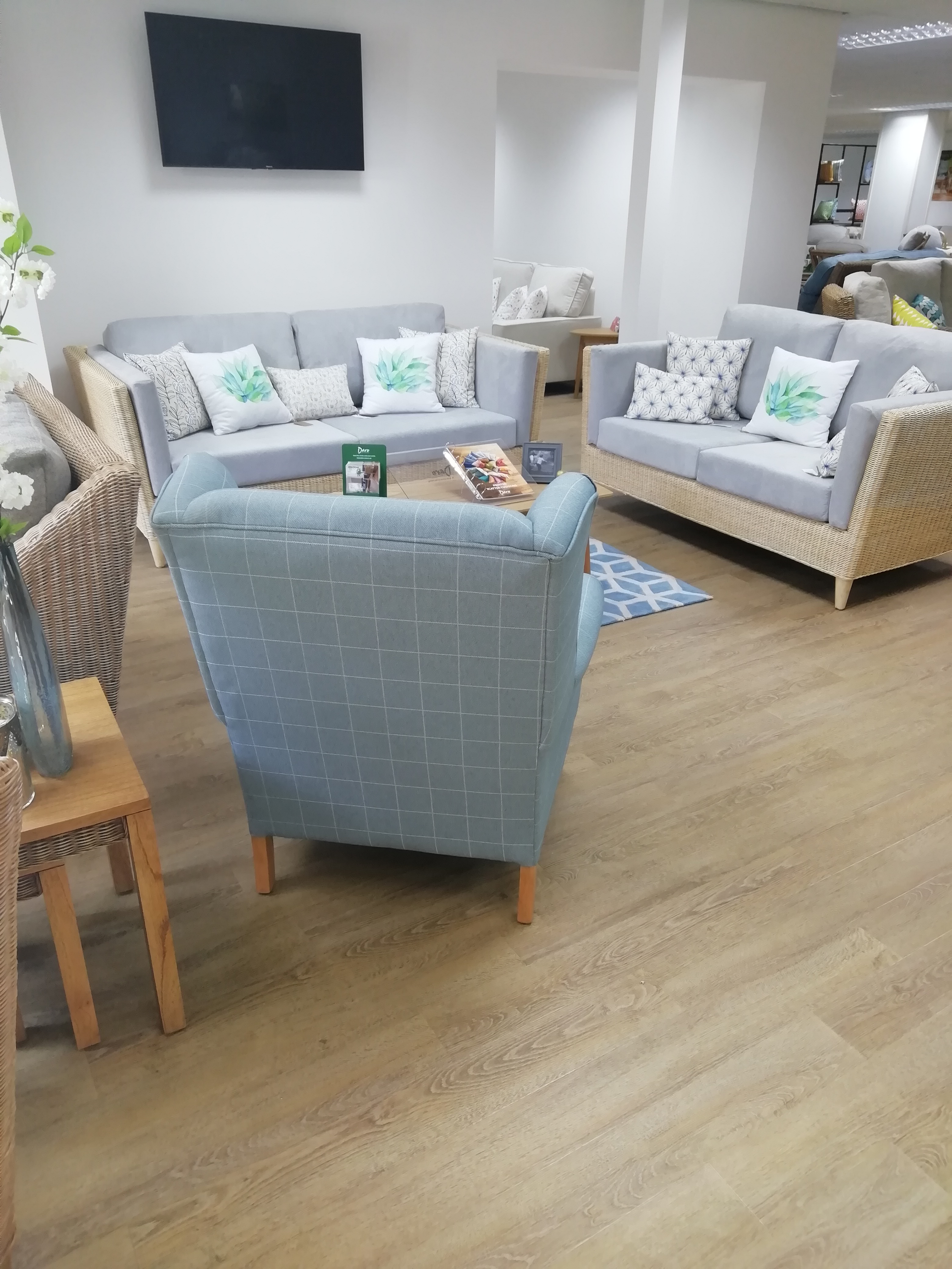 Daro showcases new Spring/Summer collections at their local Northampton