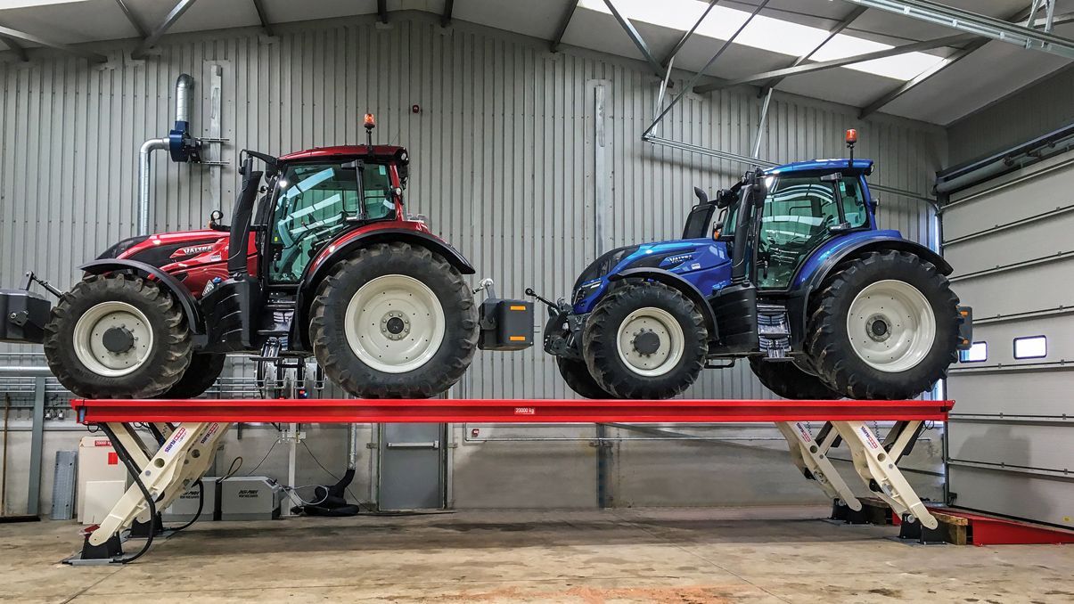 Stertil Skylift chosen over pit for agricultural workshop